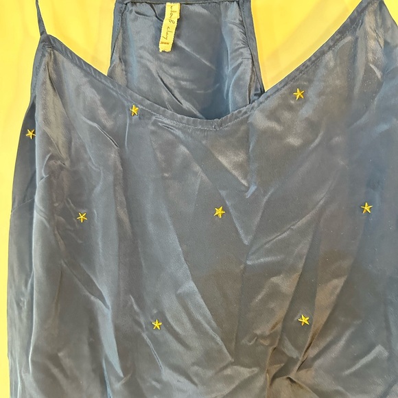 Willow & Clay Navy with Gold Metal Stars on Front Sleeveless Tank, size Large - Picture 5 of 9